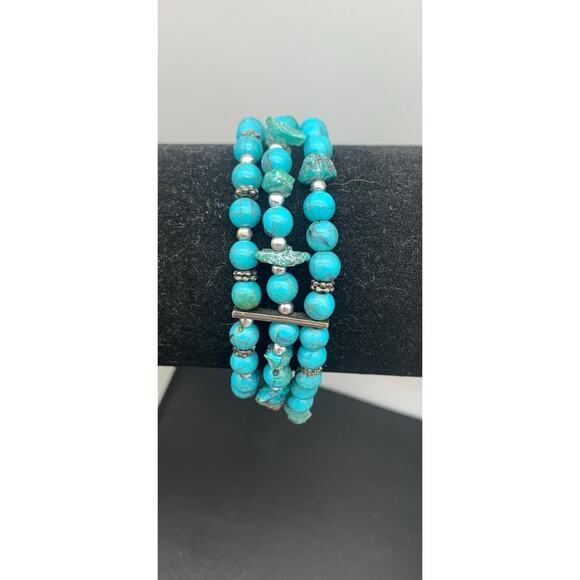 Faux Turquoise Beaded Bracelet With Turquoise Chips 3 Strand Stretch Boho - Picture 1 of 3